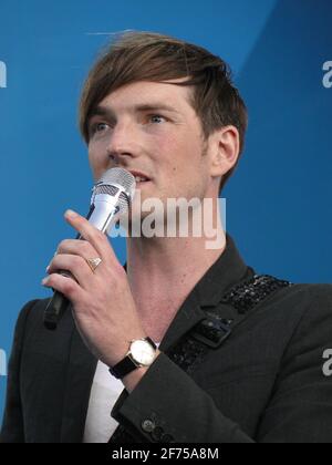 Noch eine Träne! - Konzert auf dem Trafalgar Square 1 Jahr vor den Olympischen Spielen 2012, London, Großbritannien Stockfoto