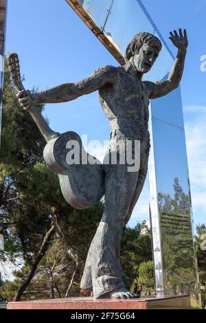 Podgorica, Montenegro-um Jun, 2016: Eine Skulptur von Vladimir Visotsky. Es liegt in der Nähe der Millennium-Brücke in der Hauptstadt. Er war eine russische Sünde Stockfoto