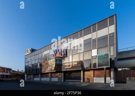 Außenansicht des Malakoff Rathauses. Malakoff ist eine französische Stadt südlich von Paris, Frankreich, im Département Hauts-de-seine Stockfoto