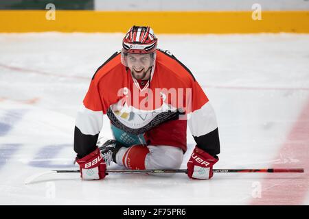 03. April 2021, Hessen, Frankfurt/Main: Noureddine Bettahar (EG Bad Nauheim, 94). DEL 2 Eishockey-Spiel zwischen dem Löwen Frankfurt und dem EC Bad Nauheim am 3. April 2021 in der Eissporthalle Frankfurt am Main. Foto: Jürgen Kessler/Kessler-Sportfotografie/dpa Stockfoto