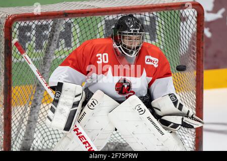 03. April 2021, Hessen, Frankfurt/Main: Torwart Nicolas Moll (EC Bad Nauheim, 30). DEL 2 Eishockey-Spiel zwischen dem Löwen Frankfurt und dem EC Bad Nauheim am 3. April 2021 in der Eissporthalle Frankfurt am Main. Foto: Jürgen Kessler/Kessler-Sportfotografie/dpa Stockfoto