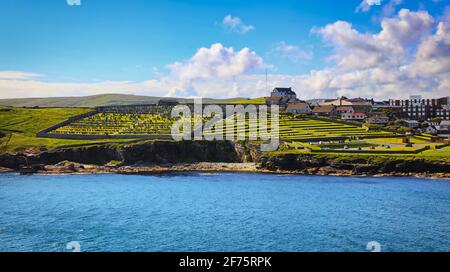 Friedhof von Lerwick in Inselansicht am Meer Stockfoto