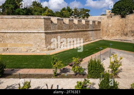 Steinmauer von Mdina in Malta, die Festung der Stille Stadt. Stockfoto