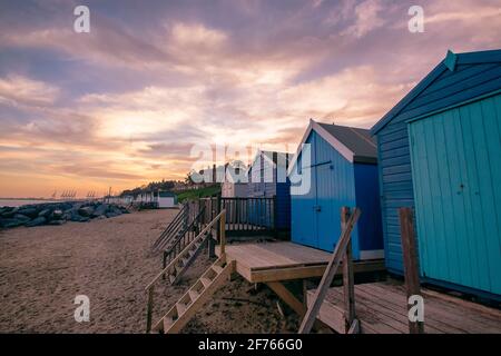 Sonnenuntergang über der Strandpromenade von Felixstowe in Suffolk, Großbritannien Stockfoto