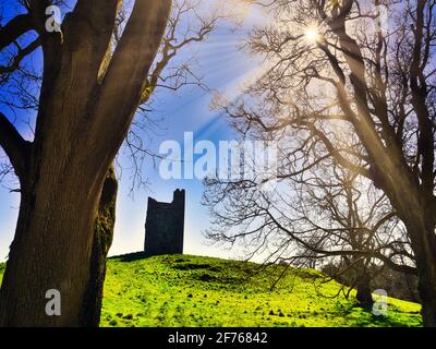 Audley's Castle in Srangford, County Down, Nordirland, eine antike normannische Ruine auf einem Hügel mit Blick auf Strangford Lough. Wird als Standort für verwendet Stockfoto