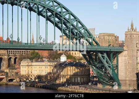 Die legendäre Tyne Bridge wurde 1928 eröffnet, um Newcastle und Gateshead zu verbinden, indem sie den Fluss Tyne in Tyne und Wear, Nordostengland, überspannt. Stockfoto