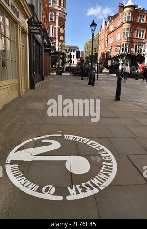 Covent Garden, London, Großbritannien. April 2021. Der westminster council führt neue Sammellizenzen und ausgewiesene Stellplätze ein. Kredit: Matthew Chattle/Alamy Live Nachrichten Stockfoto