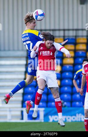 LONDON, GROSSBRITANNIEN. 5. APRIL: Jack Rudoni vom AFC Wimbledon kontrolliert den Ball während des Spiels der Sky Bet League 1 zwischen AFC Wimbledon und Fleetwood Town in der Plough Lane, Wimbledon, London am Montag, 5. April 2021. (Quelle: Federico Maranesi) Quelle: MI News & Sport /Alamy Live News Stockfoto