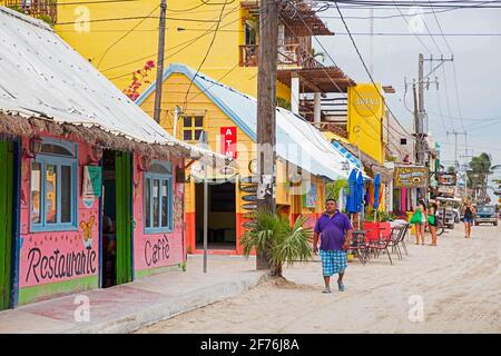 Restaurants und Cafés auf der Isla Holbox, Insel im mexikanischen Bundesstaat Quintana Roo, an der Nordküste der Halbinsel Yucatán, Mexiko Stockfoto