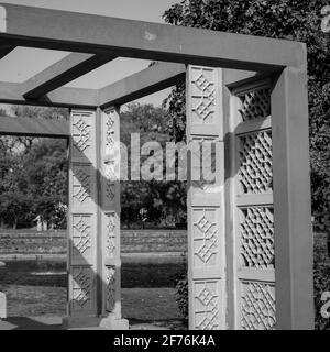 Innenansicht des Architekturgrabes im Sunder Nursery in Delhi Indien, Sunder Nursery ist Weltkulturerbe in der Nähe von Humayun Grab in Delhi, Sun Stockfoto