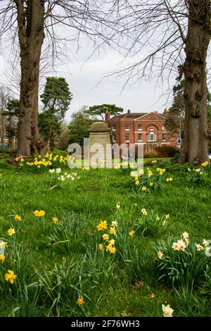 Sidcup Manor House & war Memorial. Stockfoto