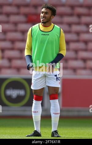 Stoke on Trent, Großbritannien. April 2021. Stoke City-Stürmer Jacob Brown (18) Aufwärmen während des EFL Sky Bet Championship-Spiels zwischen Stoke City und Millwall am 5. April 2021 im bet365 Stadium, Stoke-on-Trent, England. Foto von Jurek Biegus. Nur zur redaktionellen Verwendung, Lizenz für kommerzielle Nutzung erforderlich. Keine Verwendung bei Wetten, Spielen oder Veröffentlichungen einzelner Clubs/Vereine/Spieler. Kredit: UK Sports Pics Ltd/Alamy Live Nachrichten Stockfoto