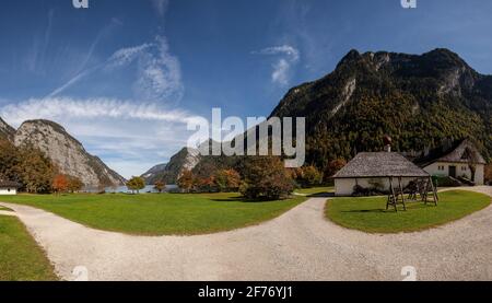 Bergpanorama des berühmten Königssees, Sankt Bartholomä, Bayern, Deutschland im Sommer Stockfoto