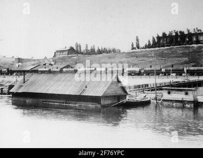 Boat Turns at Nobel's Oil facilities in Baku.Filden sind in zwei großen Fotoalben des Regisseurs Karl Wilhelm Hagelin enthalten, der lange in den Nobel's Oil Facilities in Baku gearbeitet hat. Stockfoto