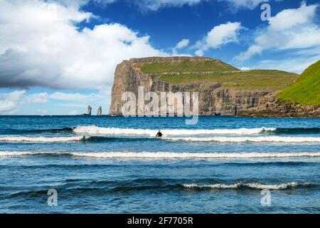 Strand von Tjornuvik auf der Insel Streymoy, auf den Färöern, Dänemark. Landschaftsfotografie Stockfoto