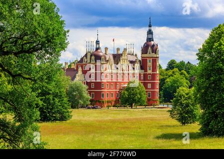 Schloss Muskau, Frühling im Prinz-Pückler-Park, Muskau, Ostdeutschland Stockfoto