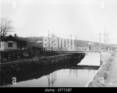 Wiederaufbau Des Trollhätte-Kanals, Trollhättan. Alte Schaukelbrücke von Süden aus gesehen. Stockfoto