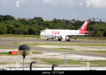 salvador, bahia / brasilien - 21. Juni 2019: TamLinhas Aereas Airbus ist am Flughafen Salvador zu sehen. *** Ortsüberschrift *** . Stockfoto