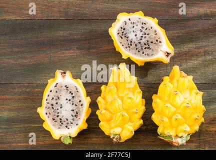 Gelbe Pitaya oder Drachenfrucht - Selenicereus megalanthus Stockfoto