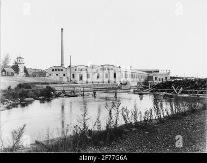 Außenansicht der Sperrholzfabrik, Leichtbau-Gesellschaften mit beschränkter Haftung. Stockfoto