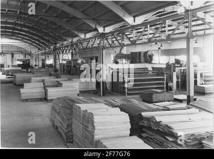 Sperrholzfabrik, leichte Gesellschaft mit beschränkter Haftung. Aufbau durch ab mit Holzkonstruktionen, Töreboda. Stockfoto