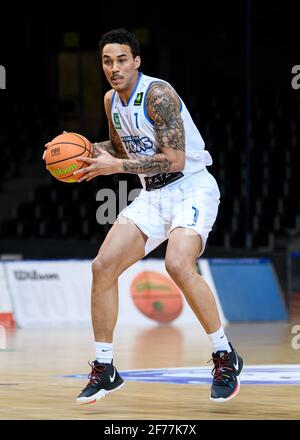 Karlsruhe, Deutschland. April 2021. Kavin John Gilder-Tilbury (Löwen) Einzelaktion, Ausschnitt. GES/Basketball/ProA: PSK Lions - Gladiators Trier, 04/05/2021 - zur weltweiten Nutzung Quelle: dpa/Alamy Live News Stockfoto