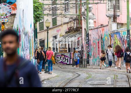 Portugal, Lissabon, Stadtteil Bairro Alto, Elevador da Glória, Il relie la Praça dos Restauradores au quartier du Bairro Alto, Es verbindet Praça dos Restauradores mit dem Stadtteil Bairro Alto Stockfoto