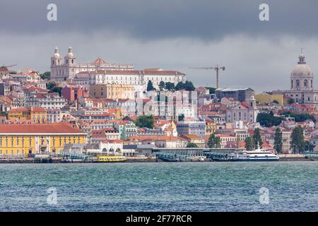 Portugal, Lissabon, Baixa, Almada, Blick vom Südufer des Tejo Stockfoto