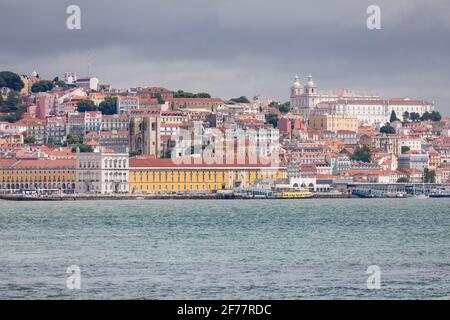 Portugal, Lissabon, Baixa, Almada, Blick vom Südufer des Tejo Stockfoto