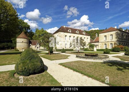 Frankreich, Cote d'Or, Marmagne, die zisterzienserabtei von Fontenay, die von der UNESCO zum Weltkulturerbe erklärt wurde, Klostergebäude und Garten Stockfoto