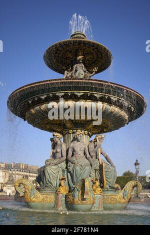 Frankreich, Paris, von der UNESCO als Weltkulturerbe eingestufte Gegend, Place de la Concorde, der Wasserbrunnen von Jacques Hittorff Stockfoto