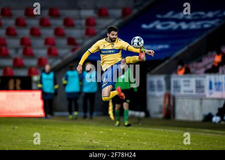 Herning, Dänemark. April 2021. Anthony Jung (3) aus Broendby, GESEHEN WÄHREND des 3F Superliga-Spiels zwischen FC Midtjylland und Broendby IF in der MCH Arena in Herning. (Foto: Gonzales Photo/Alamy Live News Stockfoto