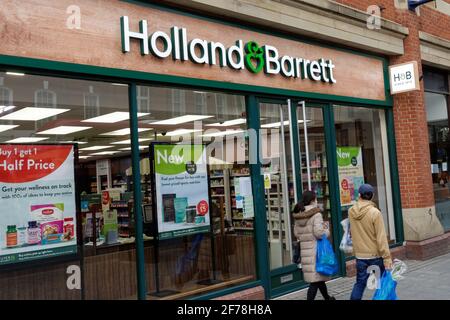 Holland und Barrett Geschäft in Barking, London England Vereinigtes Königreich Großbritannien Stockfoto