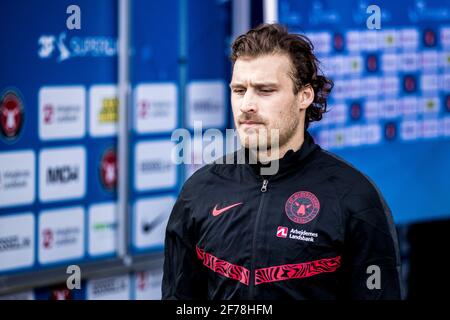 Herning, Dänemark. April 2021. Erik Sviatchenko vom FC Midtjylland steigt in der MCH Arena in Herning in das Feld für das 3F Superliga-Spiel zwischen dem FC Midtjylland und Broendby IF ein. (Foto: Gonzales Photo/Alamy Live News Stockfoto