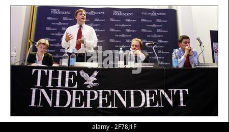 The Independent Fringe Meeting mit den Rednern David Miliband, Ruth Kelly und Ed Balls unter dem Vorsitz von Steve Richards beim Labor Party Conf. In Brighton.pic David Sandison 26/9/2005 Stockfoto