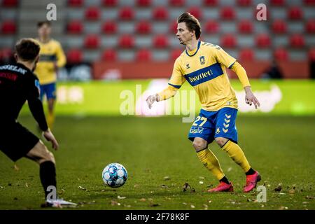 Herning, Dänemark. April 2021. Simon Hedlund (27) aus Broendby, DER WÄHREND des 3F Superliga-Spiels zwischen dem FC Midtjylland und Broendby IF in der MCH Arena in Herning gesehen wurde. (Foto: Gonzales Photo/Alamy Live News Stockfoto