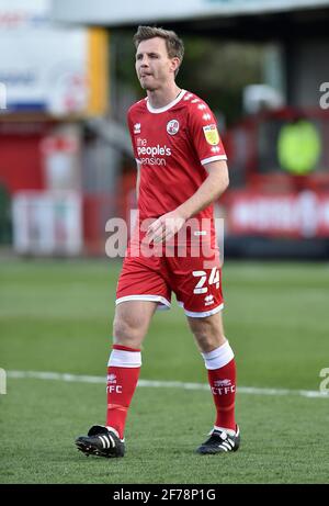 CRAWLEY, ENGLAND. 5. APRIL Aktions-Bild von Tony Craig von Crawley Town während des Sky Bet League 2-Spiels zwischen Crawley Town und Oldham Athletic am Montag, 5. April 2021 im Broadfield Stadium, Crawley. (Kredit: Eddie Garvey) Kredit: MI Nachrichten & Sport /Alamy Live Nachrichten Stockfoto