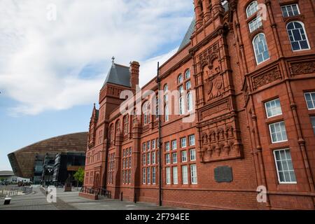 Cardiff, Großbritannien. Mai 2017. Das unter Denkmalschutz stehende französische Renaissance-Pierhead-Gebäude in Cardiff Bay. Es wurde 1897 vom Architekten William Frame als Hauptquartier der Bute Dock Company erbaut, und sein Uhrenturm wird vor Ort als ‘Baby Big Ben’ bezeichnet. Kredit: Mark Kerrison/Alamy Live Nachrichten Stockfoto