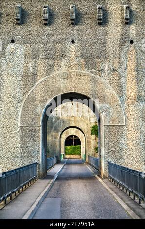 Zaehringer Brücke über die Sarine in Freiburg, Schweiz Stockfoto