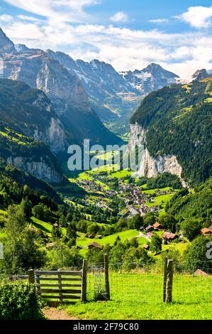 Blick auf das Lauterbrunnental in den Schweizer Alpen Stockfoto