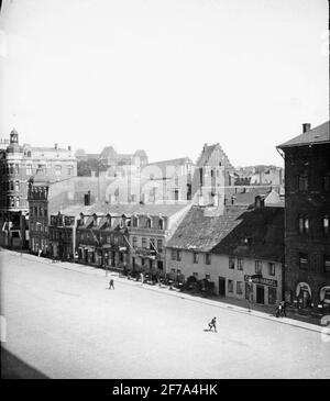 SkiopT-Ikonenbild mit Motiven des Platzes in Helsingborg, vom Rathaus aus gesehen. Das Bild wurde in Karton mit der Aufschrift Helsingborg 8 gespeichert. 1908 .. Text auf Bild: 'Platz vom Rathaus Stockfoto