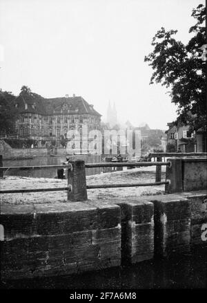 SkiopT-Ikonenbild mit Motiven von der Brücke über die Regnitz, Bamberg.das Bild wurde in Karton mit der Aufschrift: The Journey in 1907 gespeichert. Bamberg 1. 21. Bildtext: 'Concordia Neuman 1427- 1753'. Stockfoto