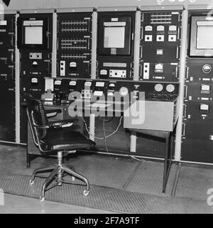 Bauteil an Reaktor R1 stellen. Stockfoto