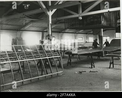 Die aeroplan-Fabrik von Thulin im Jahr 1916. Eine Ecke in einem der Flügelhallen. Stockfoto