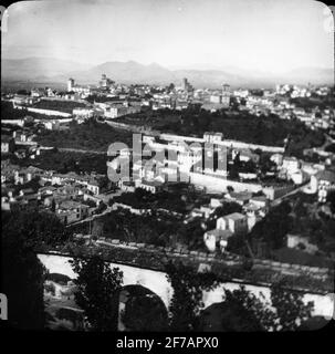 Skioptik-Monitor mit Motiven von Sigurd Curmans Reisen in Europa. Blick auf Granada. Stockfoto