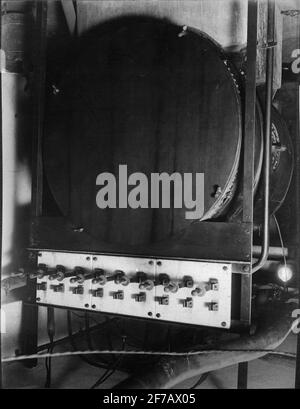 Fotografie aus Alben von Hjalmar Löfquists patentierten elektrischen Dampf- und Heißwasserkesseln für Industrie, Kraftwerke und Gehäuse. Das staatliche Kraftwerk für die Bewässerung, westright. 210 KW. Stockfoto