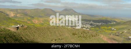 Panoramablick auf das Haria-Tal auf Lanzarote auf der kanarischen Insel In Spanien Stockfoto