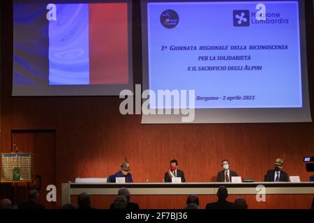 Pressekonferenz in Anwesenheit des Gouverneurs der Lombardei Attilio Fontana und der Bürgermeister von Bergamo Giorgio Gori in Das Impfzentrum von Promoberg Stockfoto