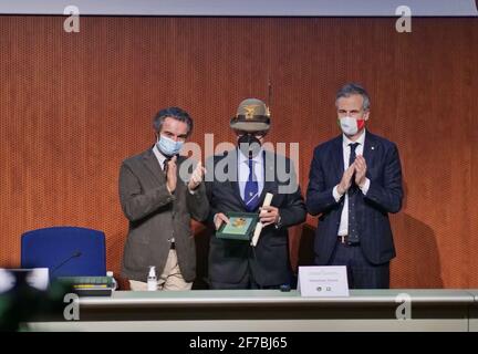 Pressekonferenz in Anwesenheit des Gouverneurs der Lombardei Attilio Fontana und der Bürgermeister von Bergamo Giorgio Gori in Das Impfzentrum von Promoberg Stockfoto