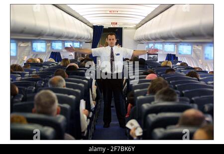 Die Flugfunktion wird zur Geschichte von Simon Calder passen...Louis Alvarez, BA Flugcrew pic David Sandison 17/2/2003 Stockfoto